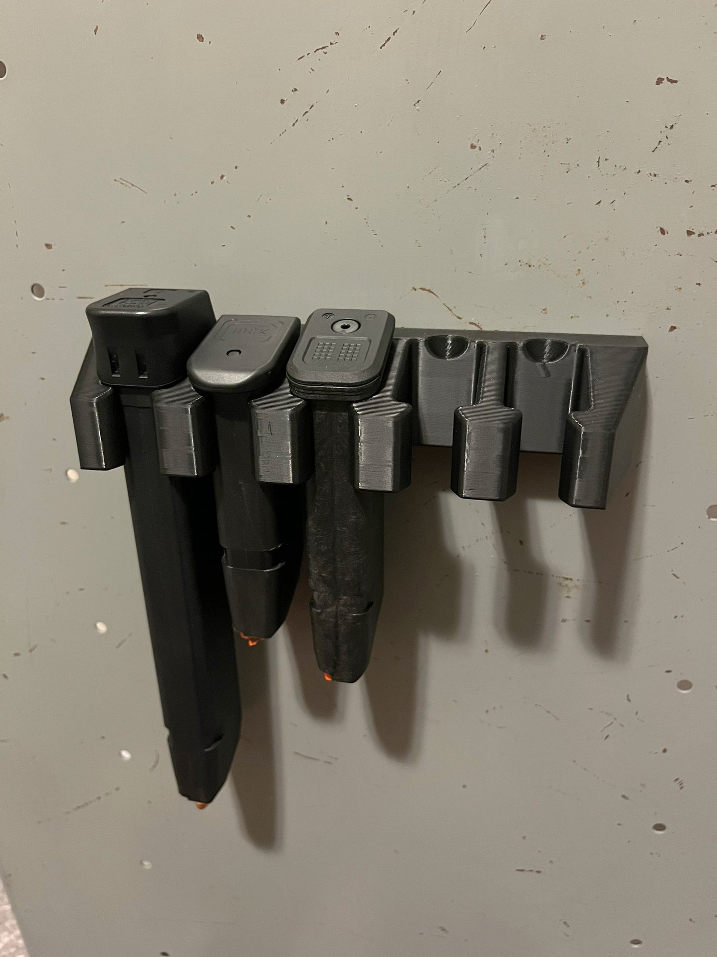 Multi-mag magazine organizer, Glock 17 style mags